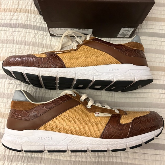 Gucci Sneakers comes with shoe bag and additional laces - Picture 7 of 8